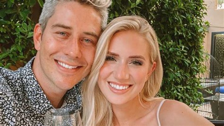 Where do Lauren and Arie live?