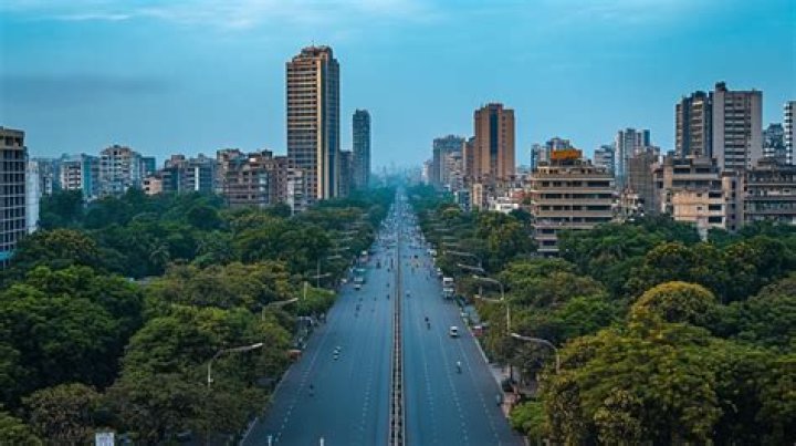 Which city has most pubs in India?