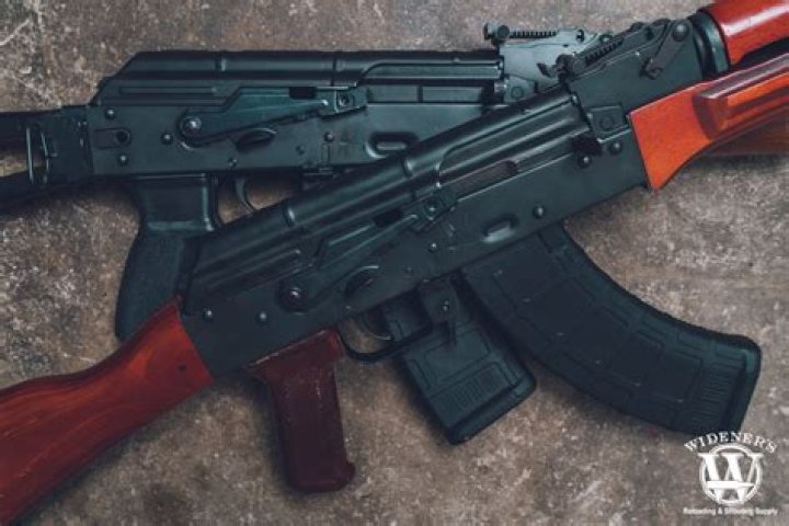 Which is better INSAS vs ak47?