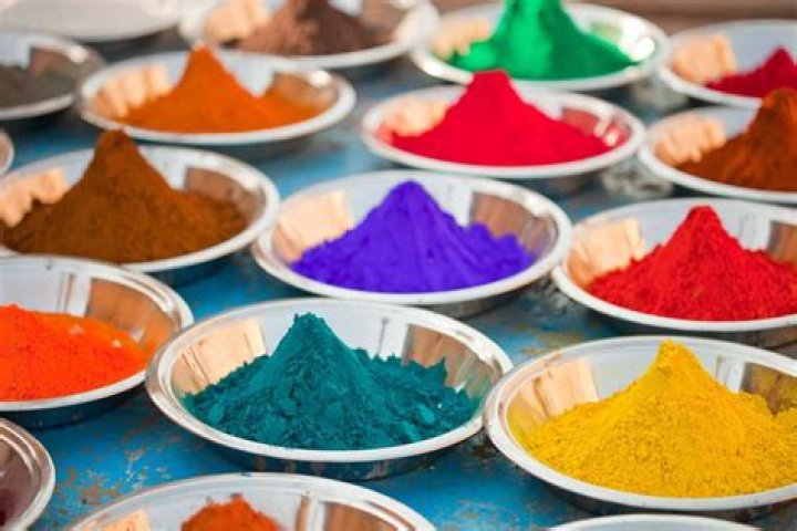 Which is better liquid or powder dye?