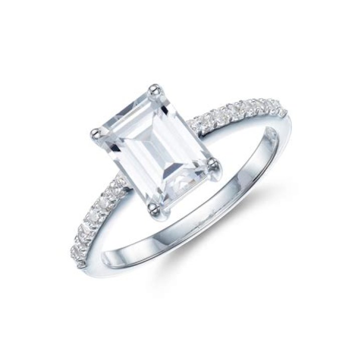 Who makes the highest quality cubic zirconia?