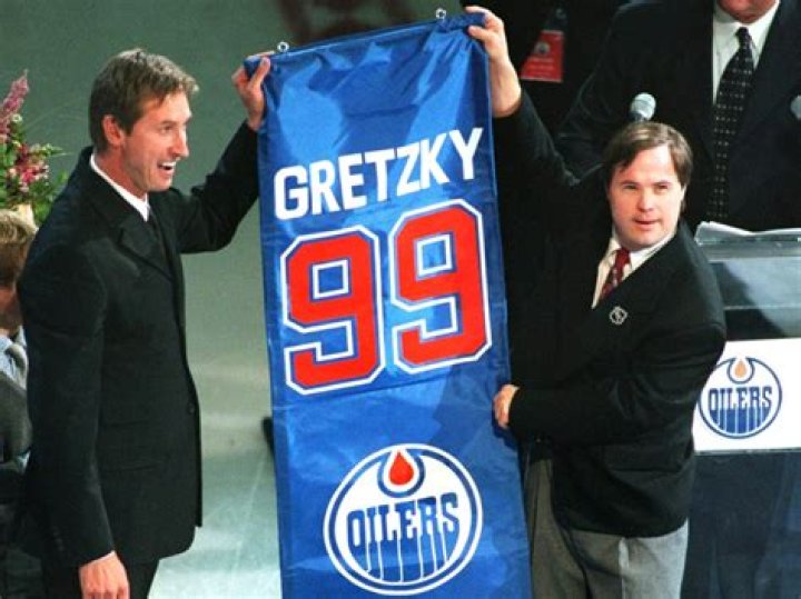 Why did Gretzky choose number 99?