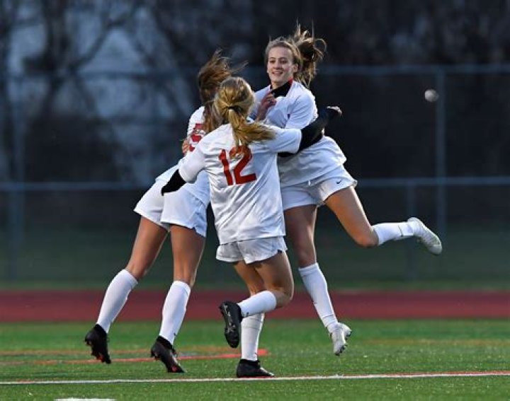 Why you should date a soccer girl?