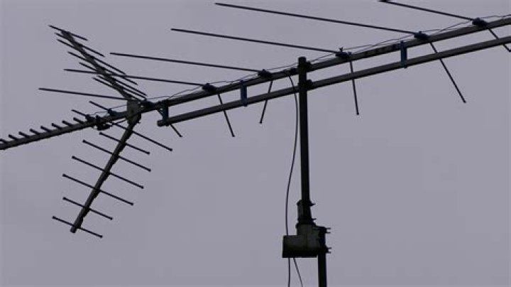 Will an old antenna pick up digital signals?