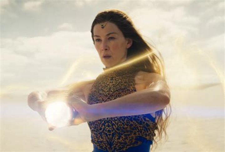 Will Moiraine touch the source again?